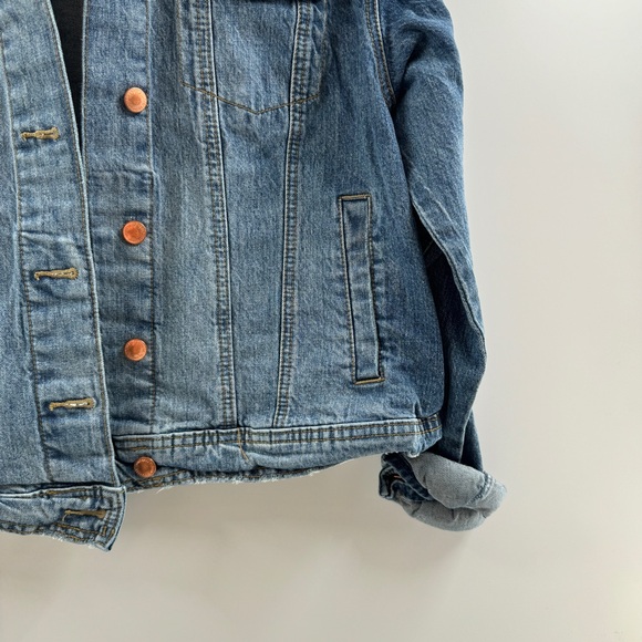 Universal Thread Distressed Cropped Denim Jacket Size Large - Picture 3 of 6